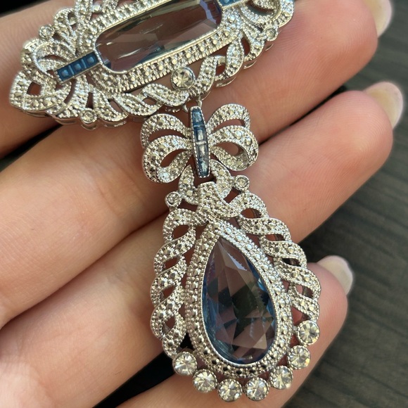 Grace Kelly Brooch - Picture 2 of 3